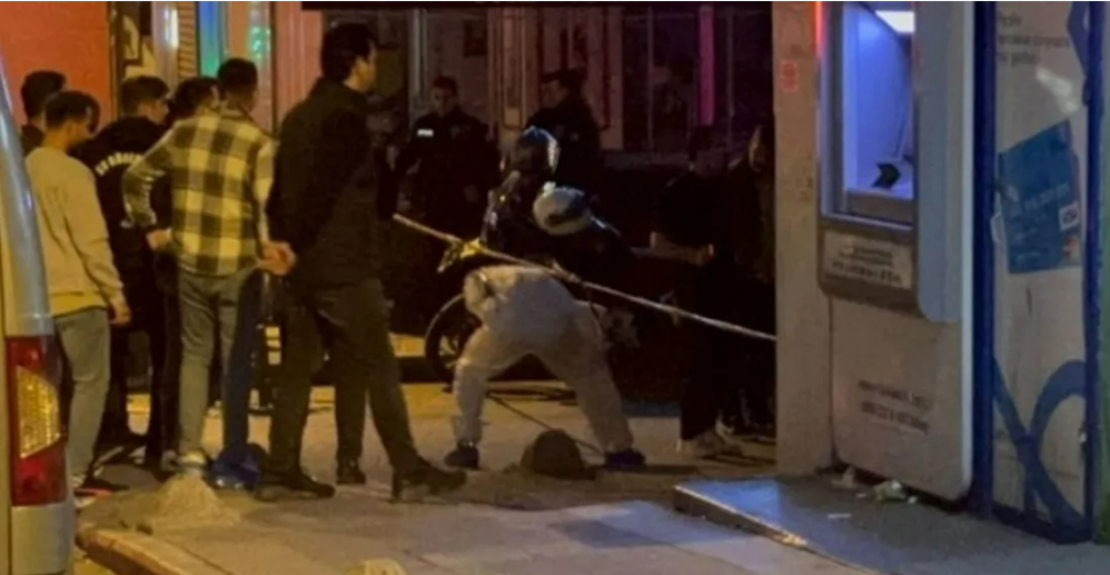 هجوم مسلح على مقهى في إسطنبول يؤدي إلى سقوط قتلى وجرحى